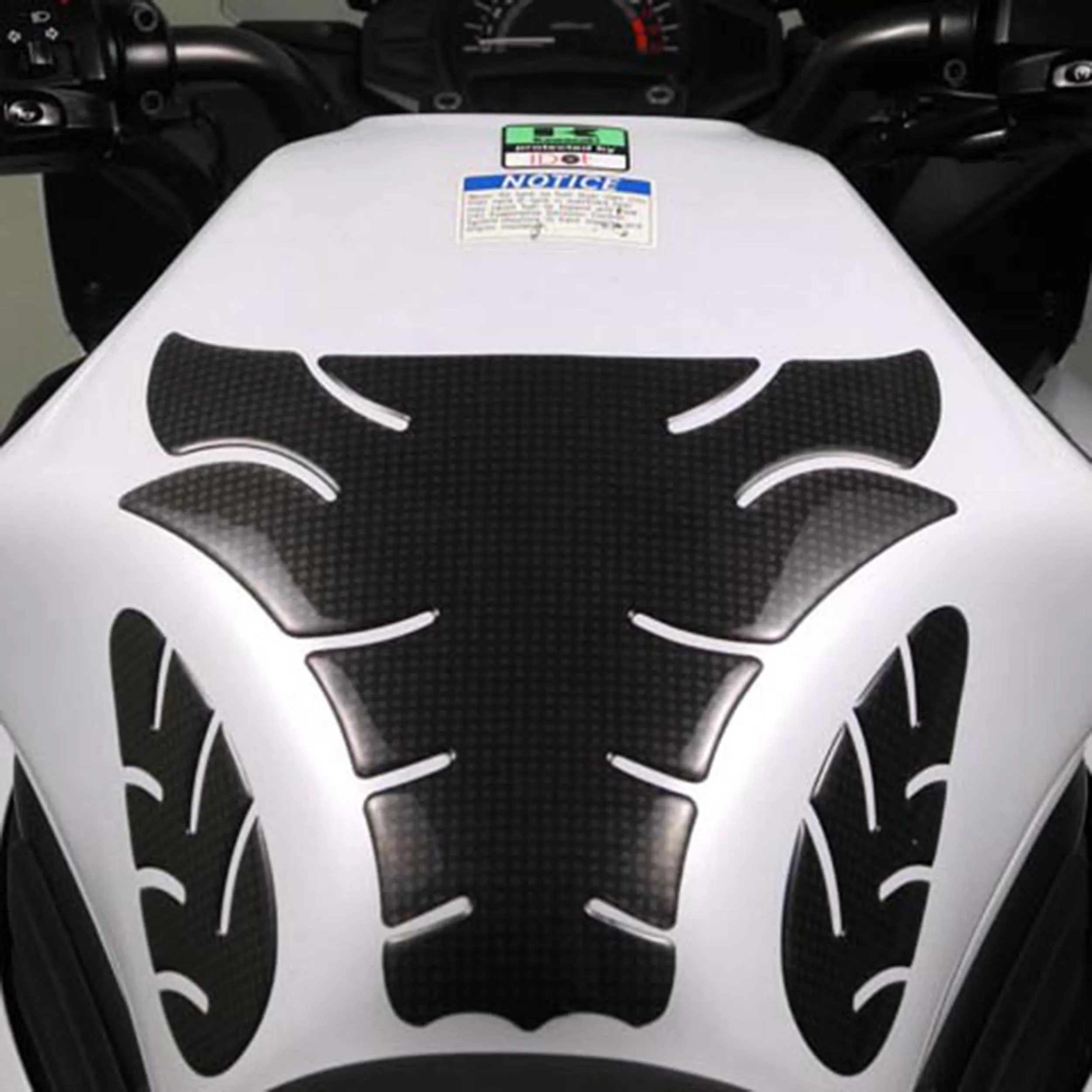 ANTI-SCRATCH, UV RESISTANCE SURFACE PROTECTOR DECAL 3D TANK PAD STICKERS KT6000CF SIZE 26 X 27 CM - 845433