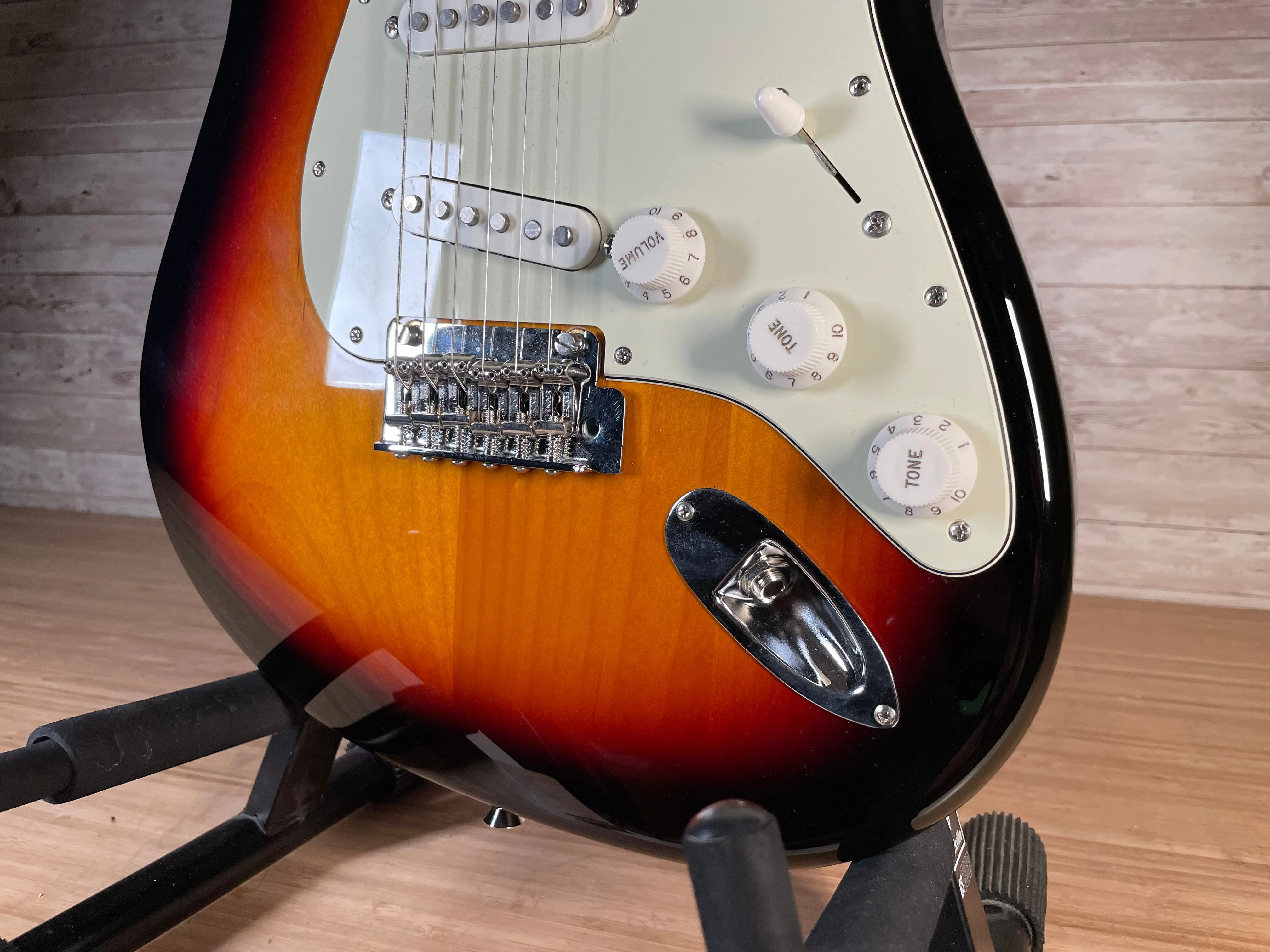 Fender Hybrid-II MIJ Stratocaster Used