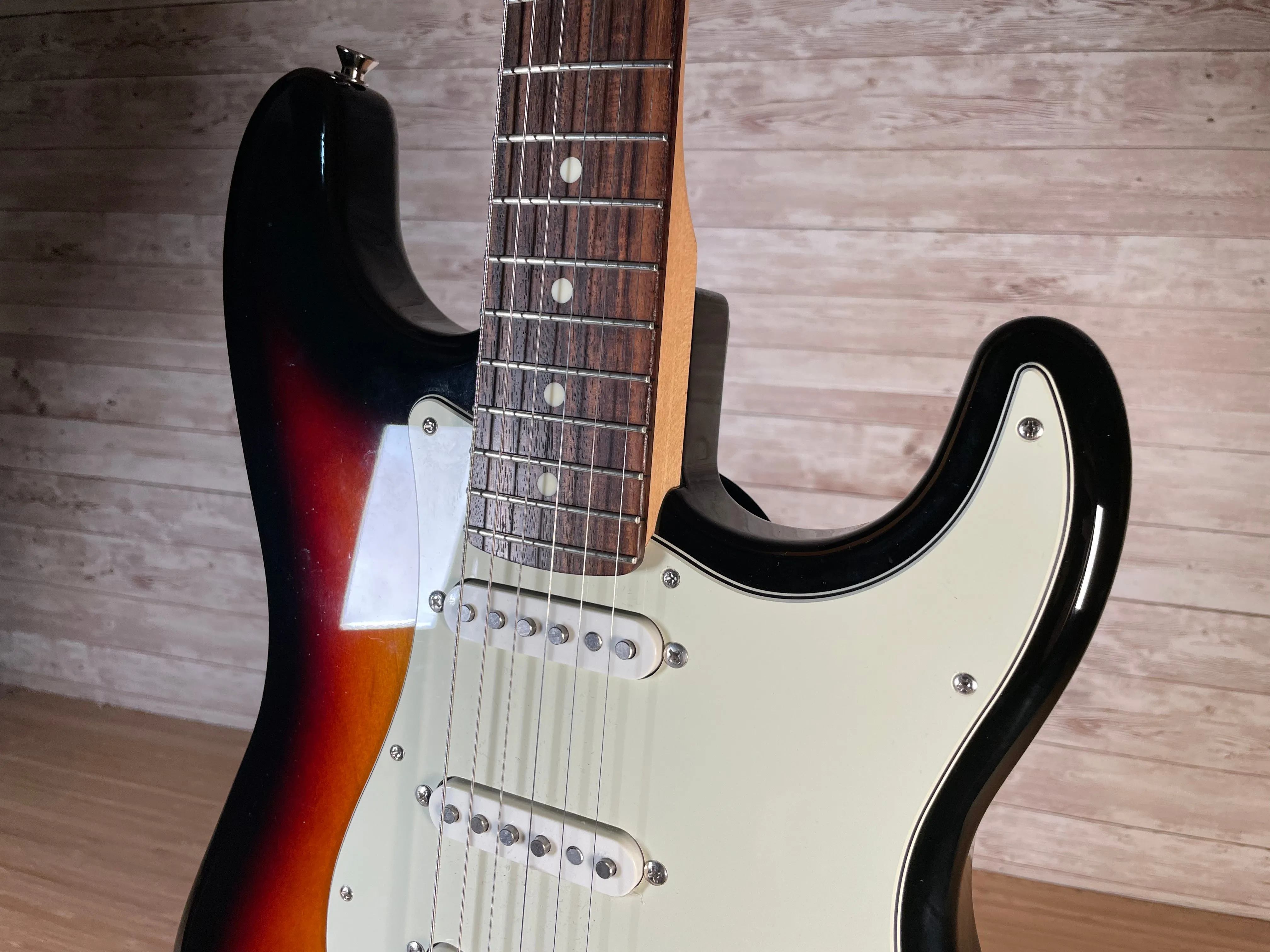 Fender Hybrid-II MIJ Stratocaster Used